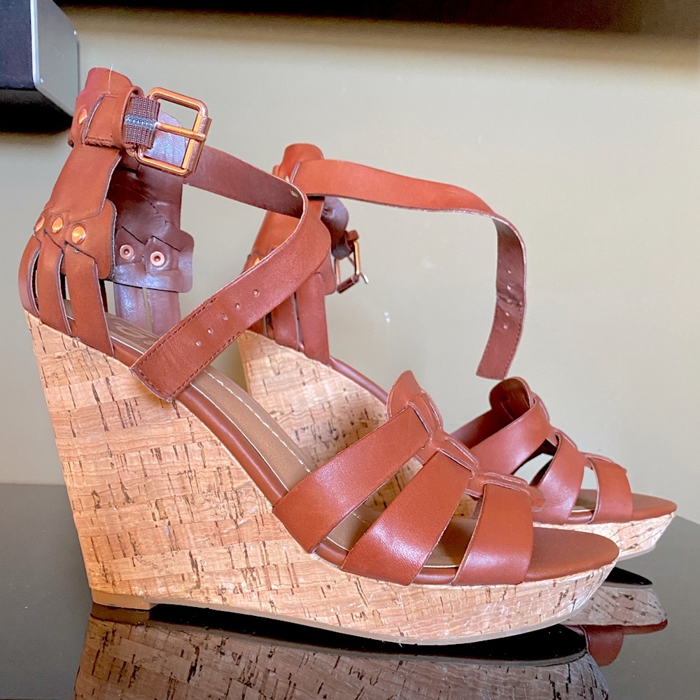 DOLCE VITA | CADBY - WEDGE SANDAL | SIZE 9